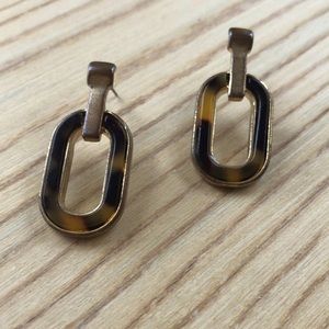 Tortoise and gold dropdown oval earrings